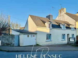 Maison d'habitation avec dépendance en pierre atelier  sur 1 015 m² de terrain situé en zo