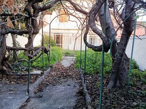 En location 1900 EUR par mois à Marseille 12 : maison de villa