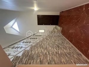 Maison 7 pièces 800 m²