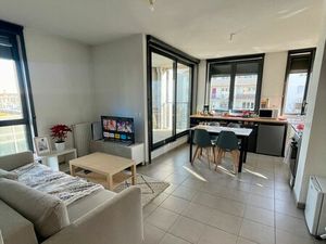 Particulier loue en plein centre de Mérignac  un beau T2 lumineux  de 50 m²