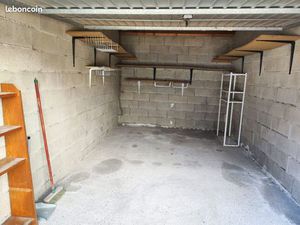 Garage dans résidence sécurisée le dauphine rue du comte de Foix