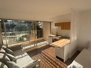 Studio centre ville Carnoles