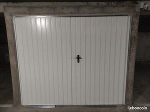 Location Box / Garage Fermé & Sécurisé / Proche Aéroport