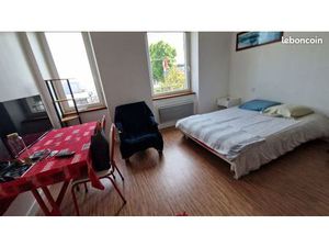 Très beau Studio refait à neuf  tout équipé avec parking privatif