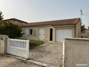 Location maison individuelle  à proximité du CHU( 5 mins à pieds) et des Fac  dans quartie