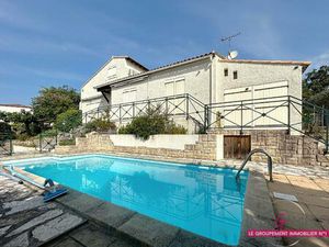 Vente / achat  villa traditionnelle T5  jardin  piscine  garage  Pignan proche...