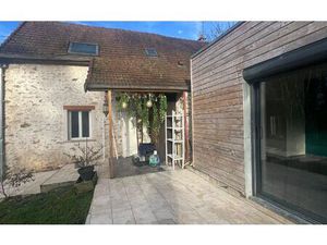 Location maison  m² T-4 à Mauperthuis  1 300 €