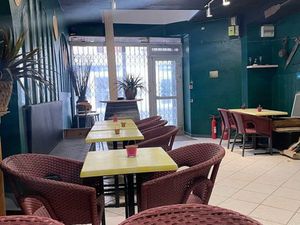 Immeuble commercial AV