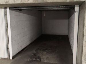Location d’un garage avec ouverture frontale