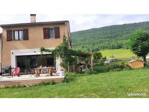 Grande maison au calme avec jardin