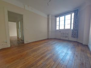 Quartier privilégié au pied des transports et des commerces