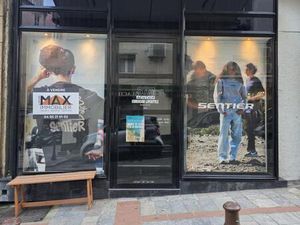 À LOUER - LOCAL COMMERCIAL - AJACCIO HYPER CENTRE