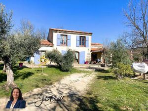 Villa provencale 170 m2 piscine dependance terrain arbore 2940 m2 calme absolu Chateaudoub