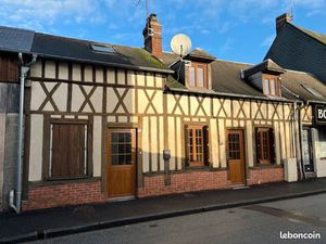 A louer maison de ville au centre de Lieurey
