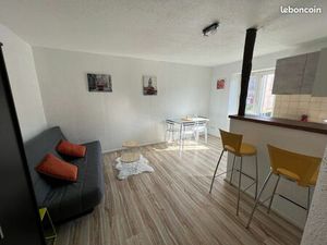 Appartement studio meublé 25m2 proche frontière Suisse avec parking privé