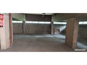 Place de parking à louer