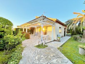 Saint-Raphaël Les Plaines : Charmante maison de plain-pied a