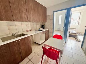 3P Fréjus Centre Historique  premier étage  plus cave