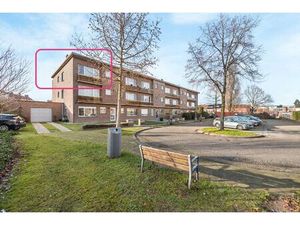 Lichtrijk hoekappartement met garagebox en terras.