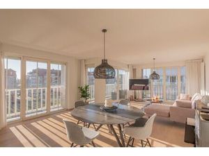 Top-appartement op de mooi vernieuwde Graaf d'Ursellaan