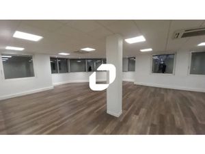 A VENDRE  EMPLACEMENT STRATEGIQUE