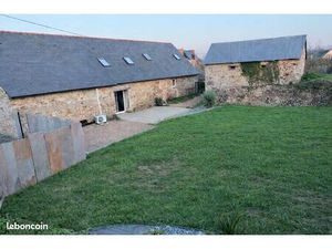 Longère rénovée 125 m² – Pierre apparente – Chauffage performant – Jardin & grand garage