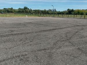 Terrain clôturé à louer en zone d’activité