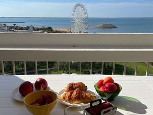 Studio 1ere ligne vue mer en centre ville