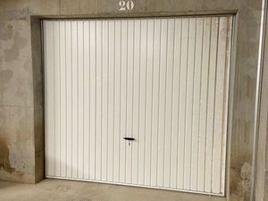 Loue grand garage box