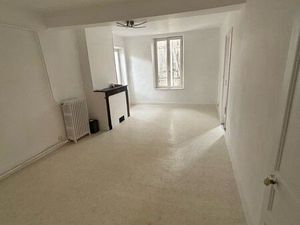 Apparemment au bourg de Dornes