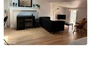 Tres grand studio Saint Michel Calme