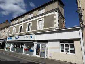 Vente immeuble 180 m² Saint-Amand-Montrond (18200)