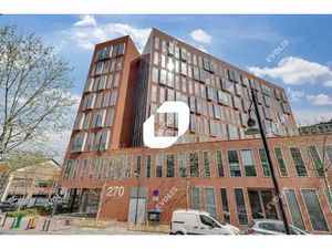 A LOUER  BAT ICADE 270