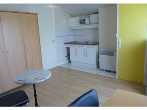 Location appartement 1 pièce 21 m² à Saint-Étienne (42000)