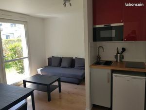 Appartement F2 de 31m² meublé avec terrasse et parking privatif en sous-sol