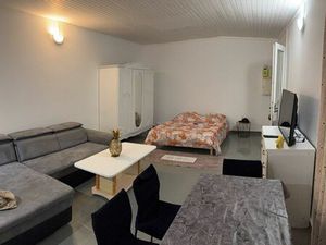 Studio meublé climatisé réversible – Métro 12 Aubervilliers – SOUS-LOCATION