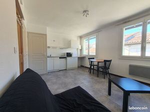 Studio meublé très bon état