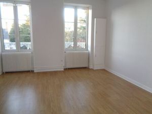 Appartement T 3 à ORVAL 18200