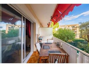 Charmant 2 pièces traversant à Antibes