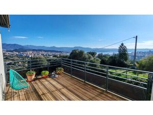 Rare à Ajaccio  Appartement en duplex 4 pièce(s) 99.28 m2