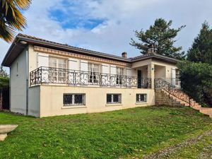 Maison spacieuse avec grand jardin à Linars