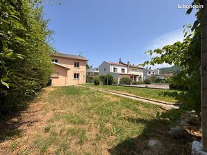 Maison T5 avec garage  cave et dépendance