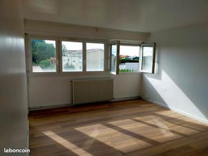 Loue appartement calme et lumineux T3 vide de 74 m2  33400 Talence