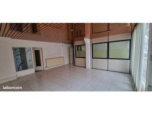 Grad Local commercial