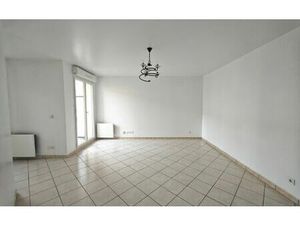 Location appartement  m² T-2 à Épône  790 €