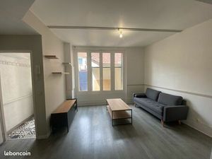 Hypercentre : T2  53 m2  avec terrasse et cave