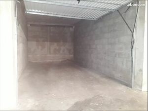 Location garage 17 m2 fermé/ sécurisé à Nantes