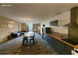 Maison centre du village Prayssas