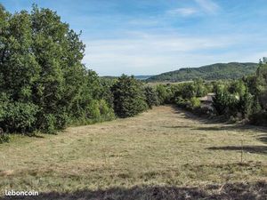 Terrain 3 158 m² avec vue à Pierrevert