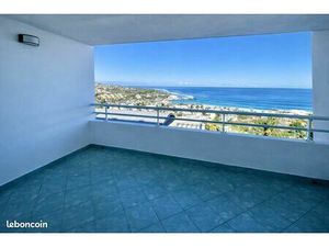 T3 duplex NON MEUBLÉ refait à neuf – Vues océan panoramiques – Saint-Gilles-les-Bains